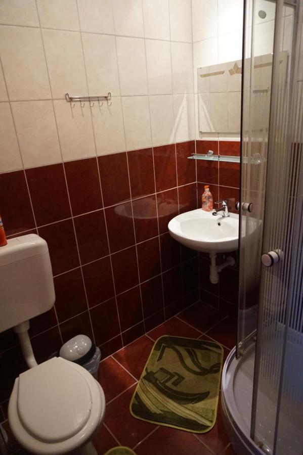 Vadrozsa Vendeghaz-Apartman Демьен Экстерьер фото