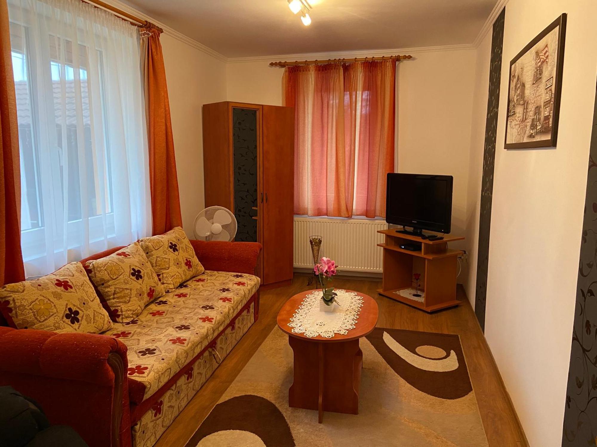 Vadrozsa Vendeghaz-Apartman Демьен Экстерьер фото