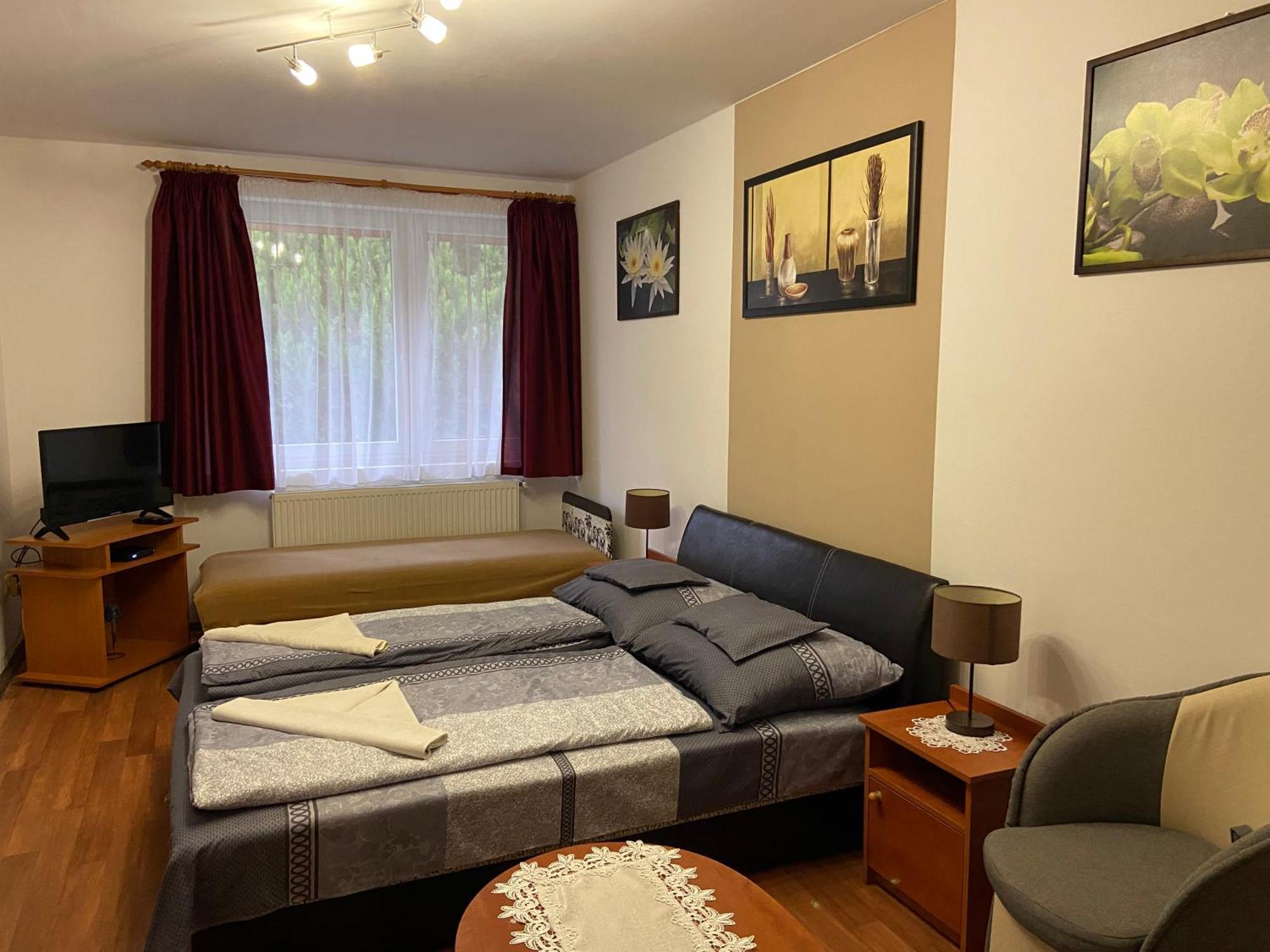 Vadrozsa Vendeghaz-Apartman Демьен Экстерьер фото