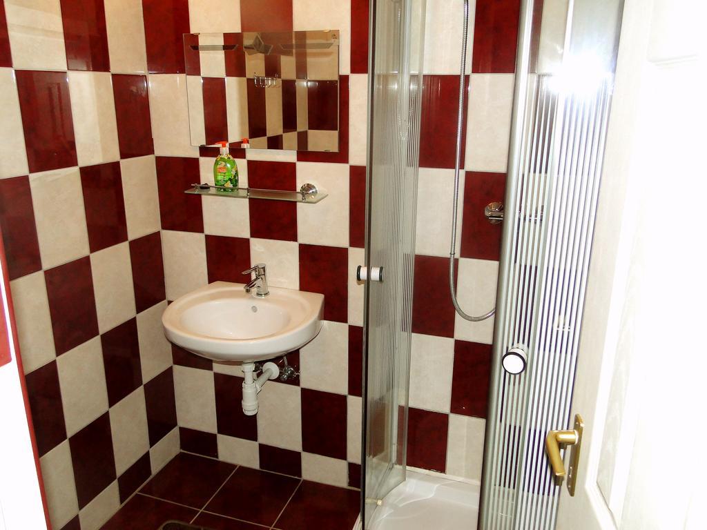Vadrozsa Vendeghaz-Apartman Демьен Экстерьер фото